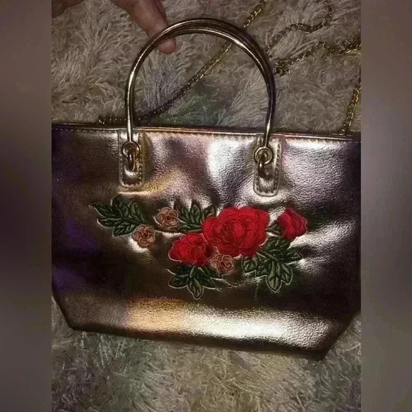 vintage metallic bag with flower embroidery - Picture 6 of 6